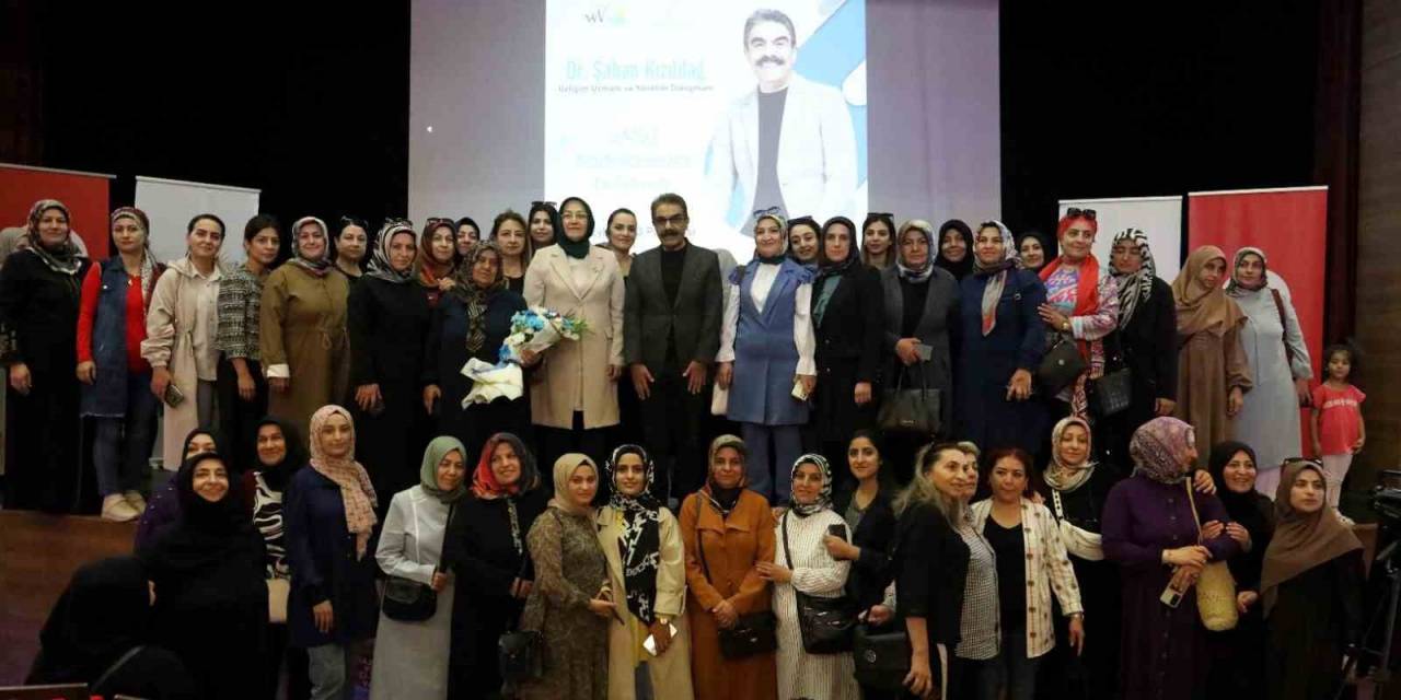 Van’da Kadınlara Aile İçi İletişim Semineri