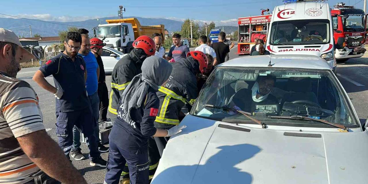 Otomobilde Sıkışan Yaralının Feryatları Yürek Dağladı