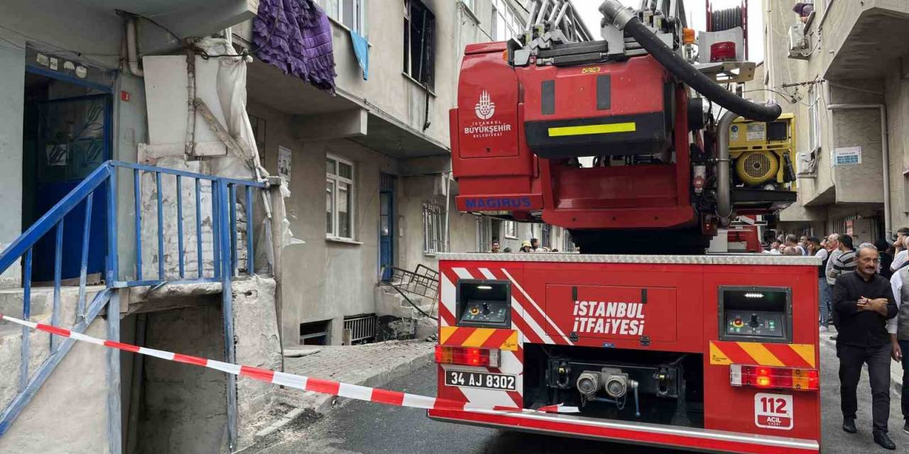 Avcılar’da Daire Yangınında 3’ü Çocuk 8 Kişi Kurtarıldı
