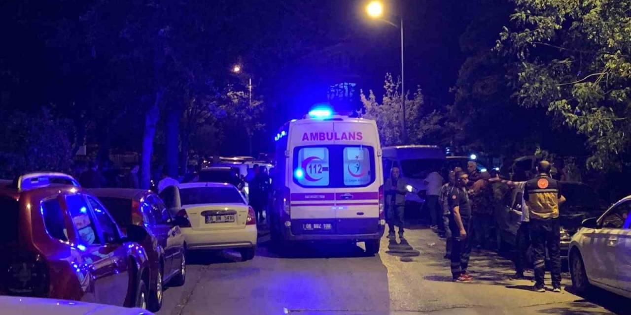 Araç İçerisinde Tartıştığı Arkadaşını Silahla Vurarak Öldürdü