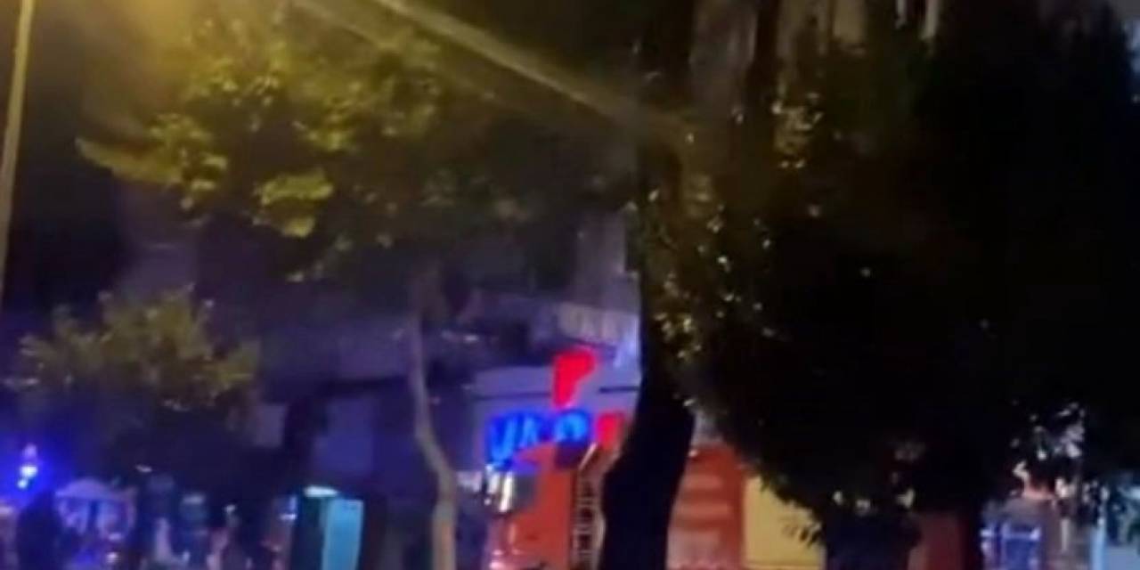 Evinin Anahtarını Unutunca Olanlar Oldu: Balkondan Evine Girmek İstediği Esnada Sıkıştı