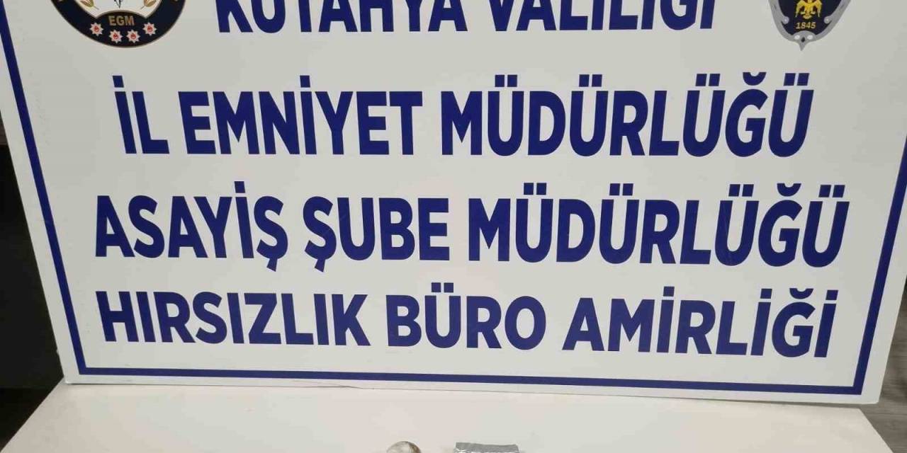 Kütahya’da Şüphe Üzerine Durdurulan Şahıstan Uyuşturucu Madde Ele Geçirildi