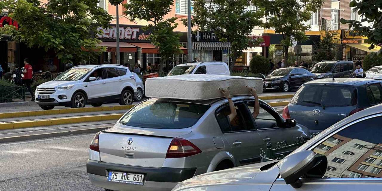 Öğrencilerden İlginç Taşıma Yöntemi Şaşırttı