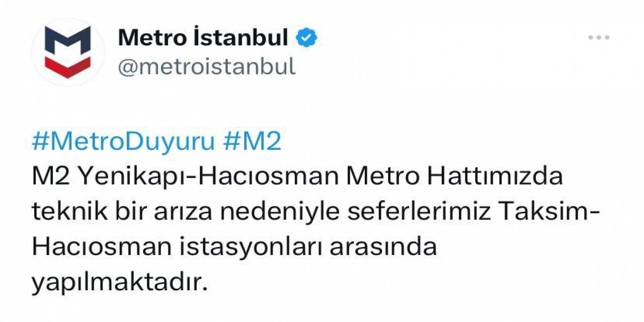 İstanbul’da Metro Bozuldu Vatandaşlar Raylarda Yürüdü
