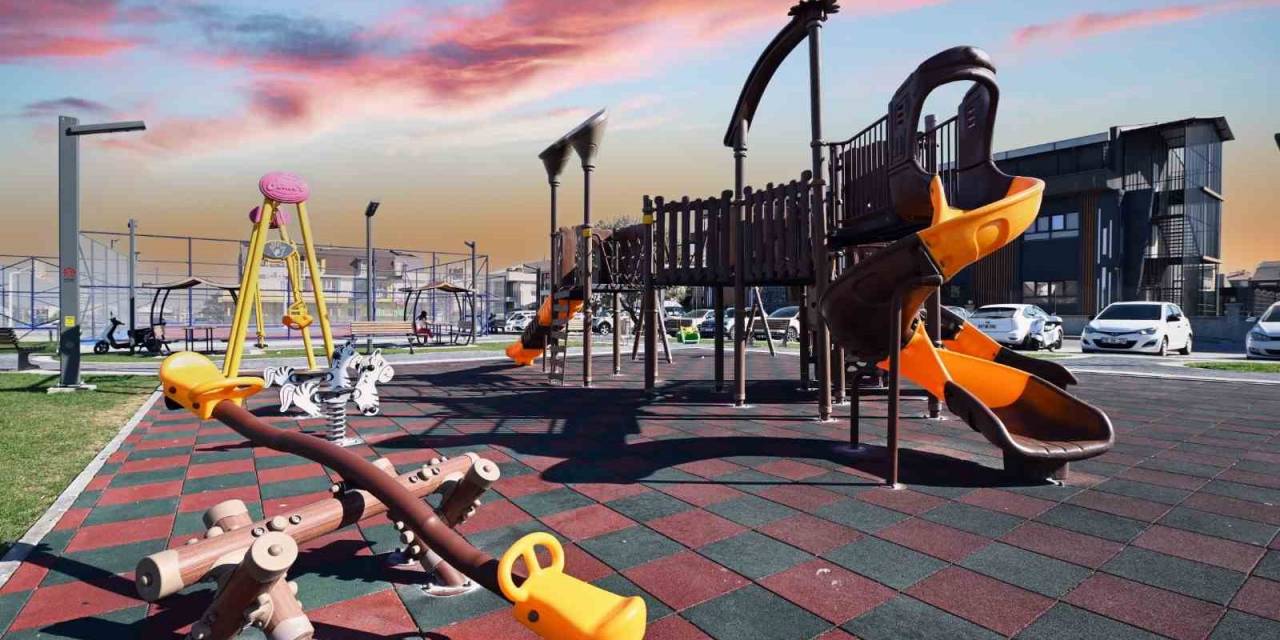 Karesi Belediyesi İlçeyi Parklar Ve Yeşil Alanlarla Donatıyor