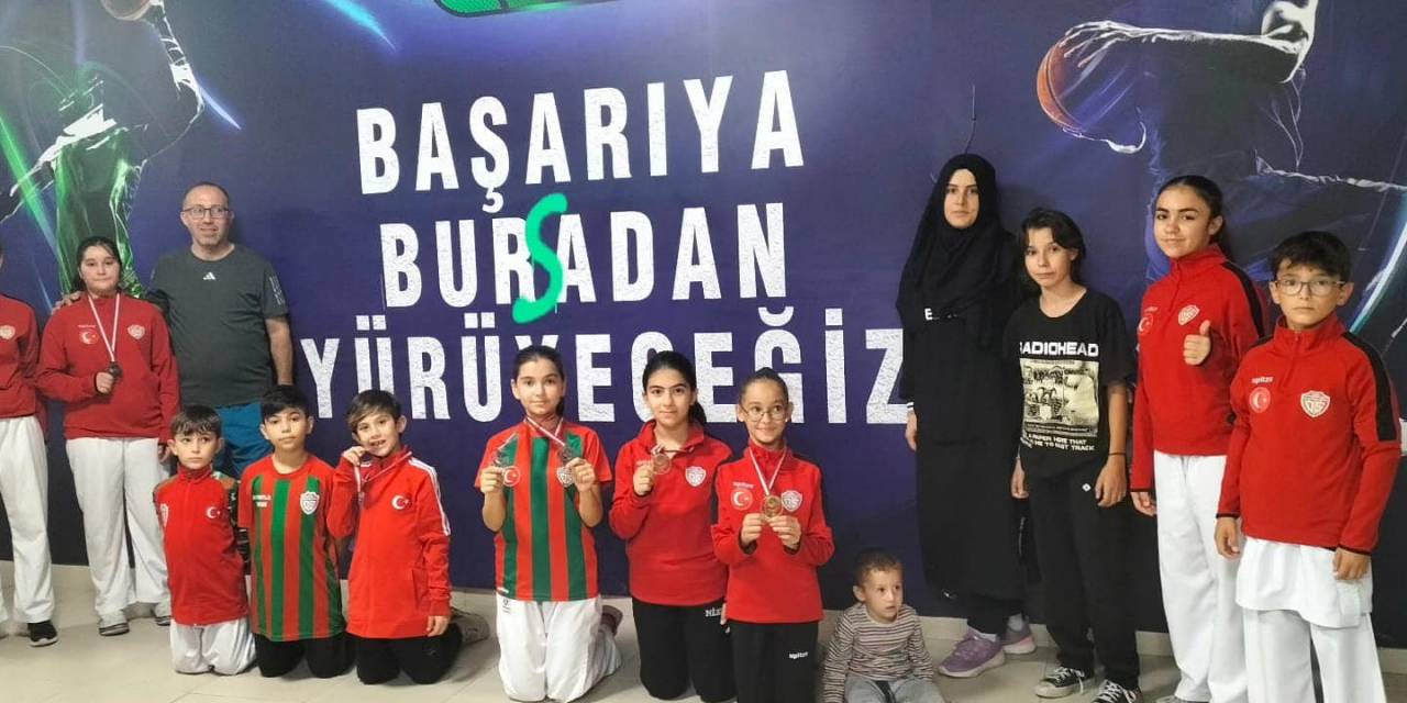 Osmaneli Karate Takımı Madalyalarla Döndü