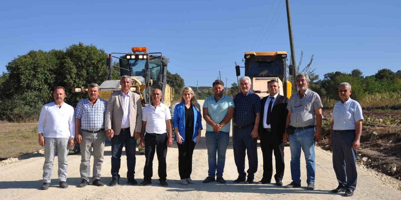 Köy Yollarında Asfaltlama Devam Ediyor