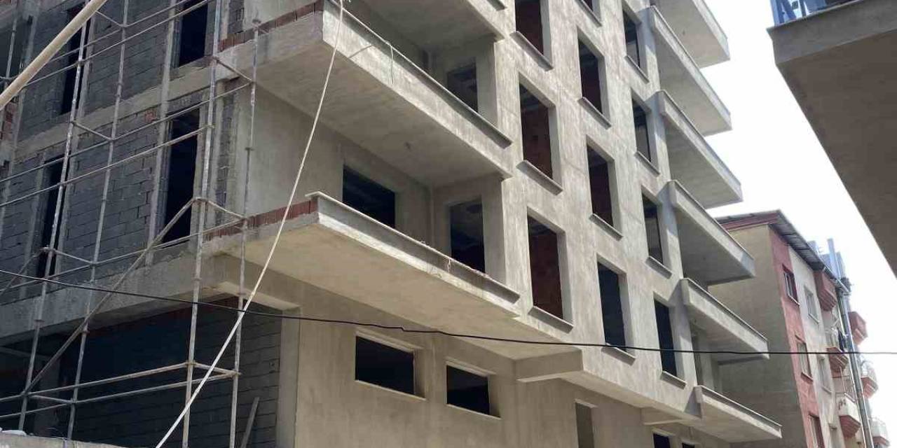 Manisa’da Genç Öğrenci Çalıştığı İnşaattan Düşerek Öldü