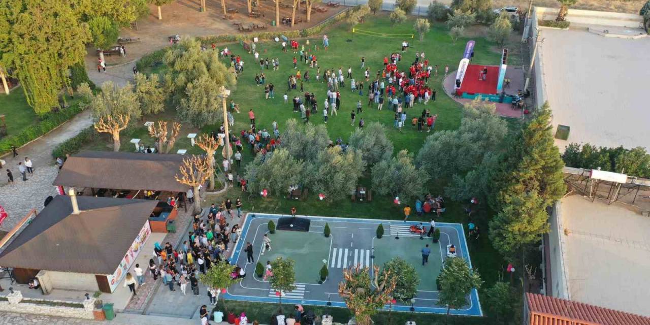 Bergama’da Yeni Kleopatra Ilıca Cafe Ve Çocuk Trafik Parkı Açıldı