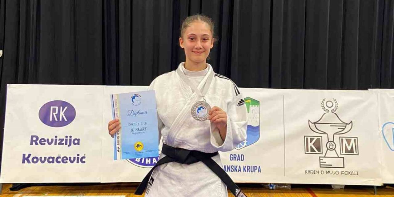 Bilecikli Sporcu Gümüş Madalyasıyla Döndü