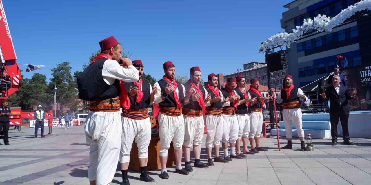 İtfaiye Haftası Kutlamalarında Tulumbacı Sürprizi