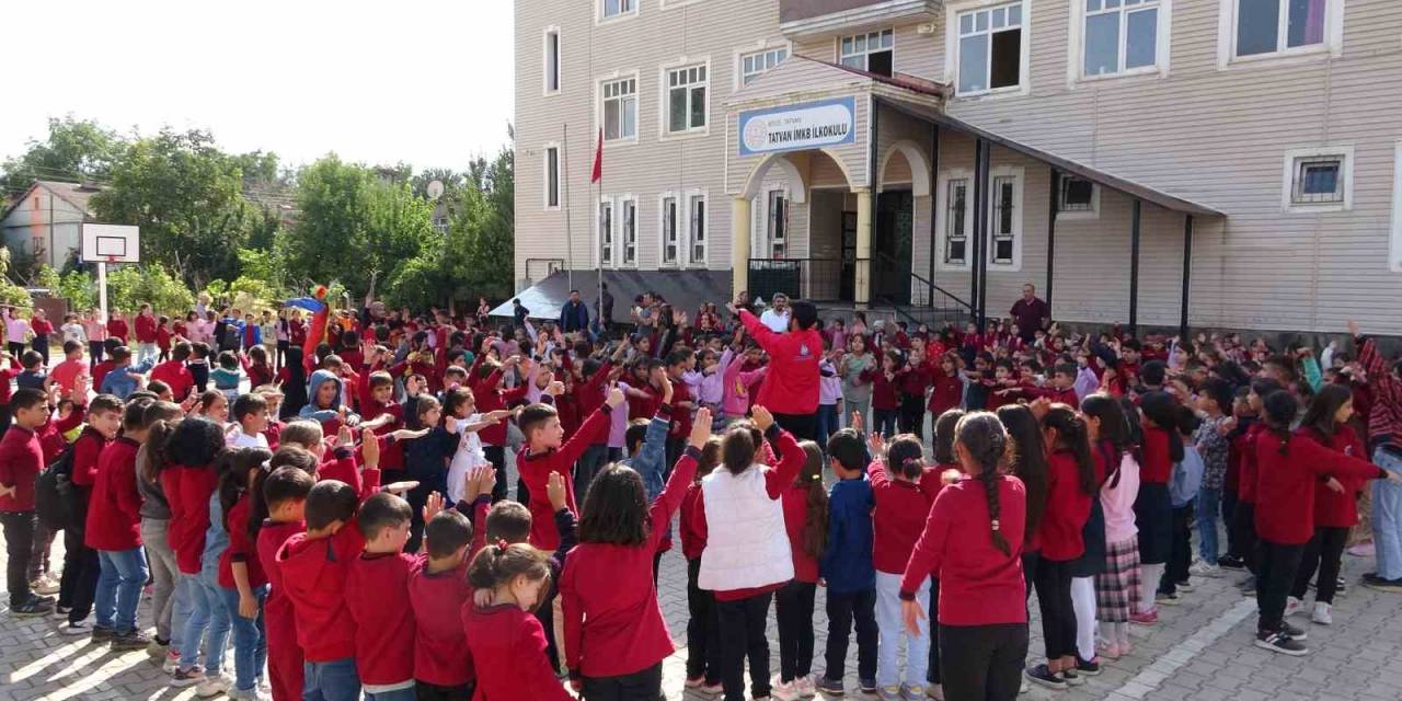 Öğrenciler Gönüllülerle Doyasıya Eğlendi