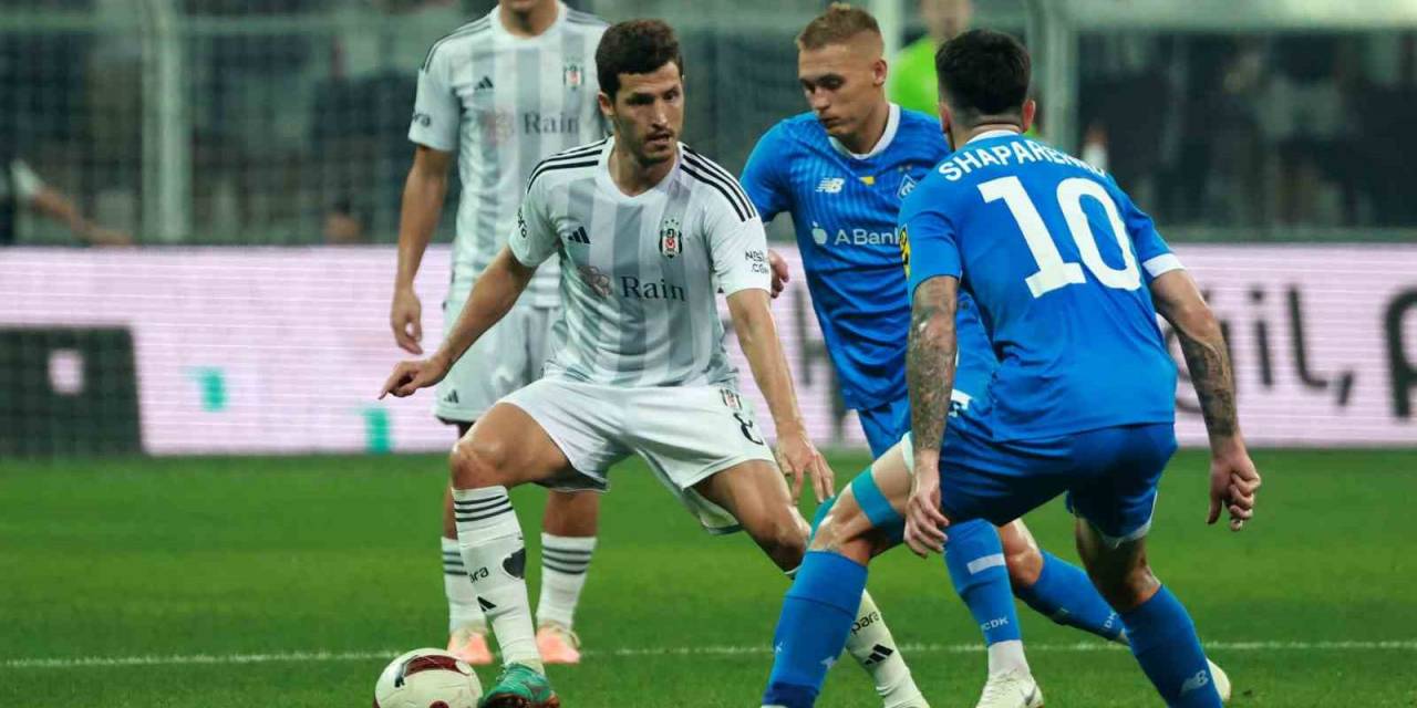 Salih Uçan, Süper Lig’de Haftanın Merkez Orta Oyuncusu Seçildi