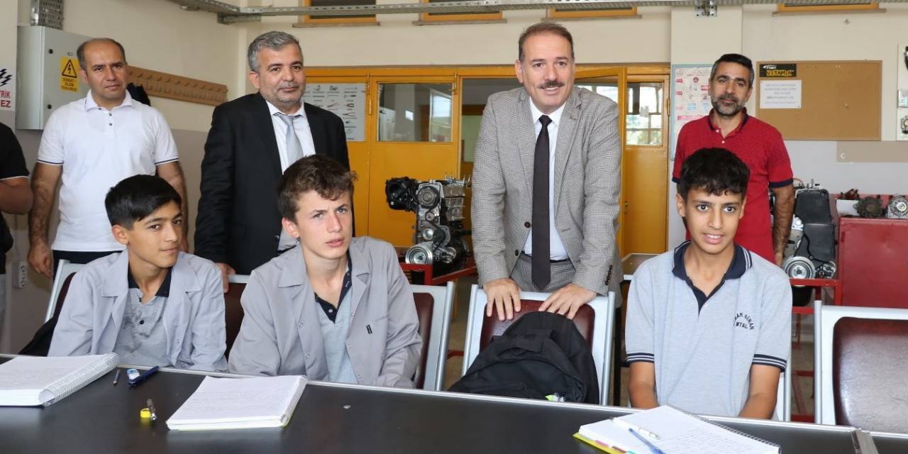 Meslek Liselerindeki Teorik Ve Uygulamalı Eğitimler İncelendi