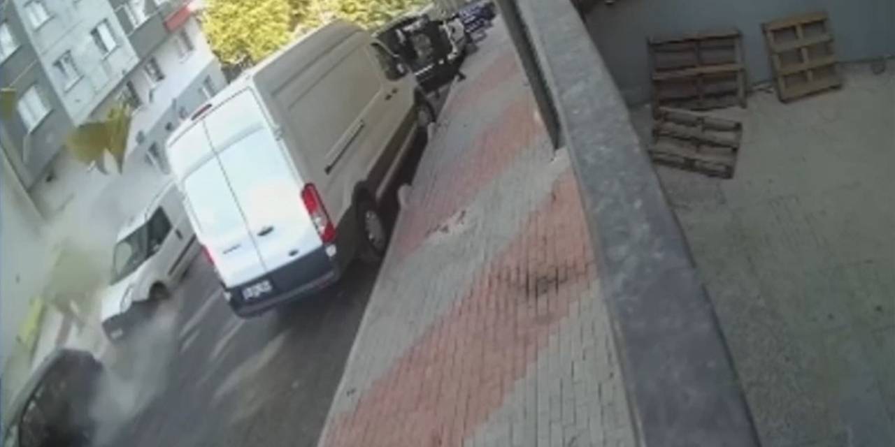 Esenler’de 16 Katlı Binanın Dış Cephesinin Bir Kısmı Böyle Çöktü: Orada Bulunanlar Faciadan Son Anda Kurtuldu