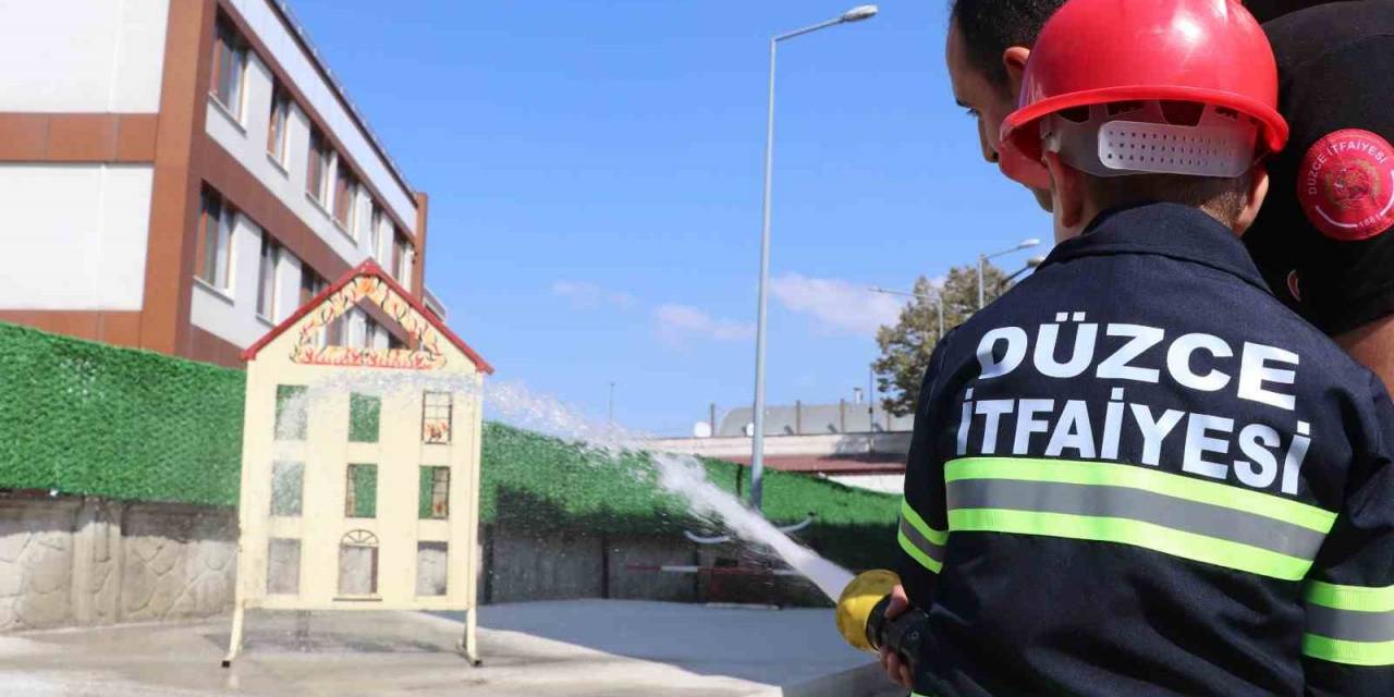 Geleceğin İtfaiyecileri İş Başında