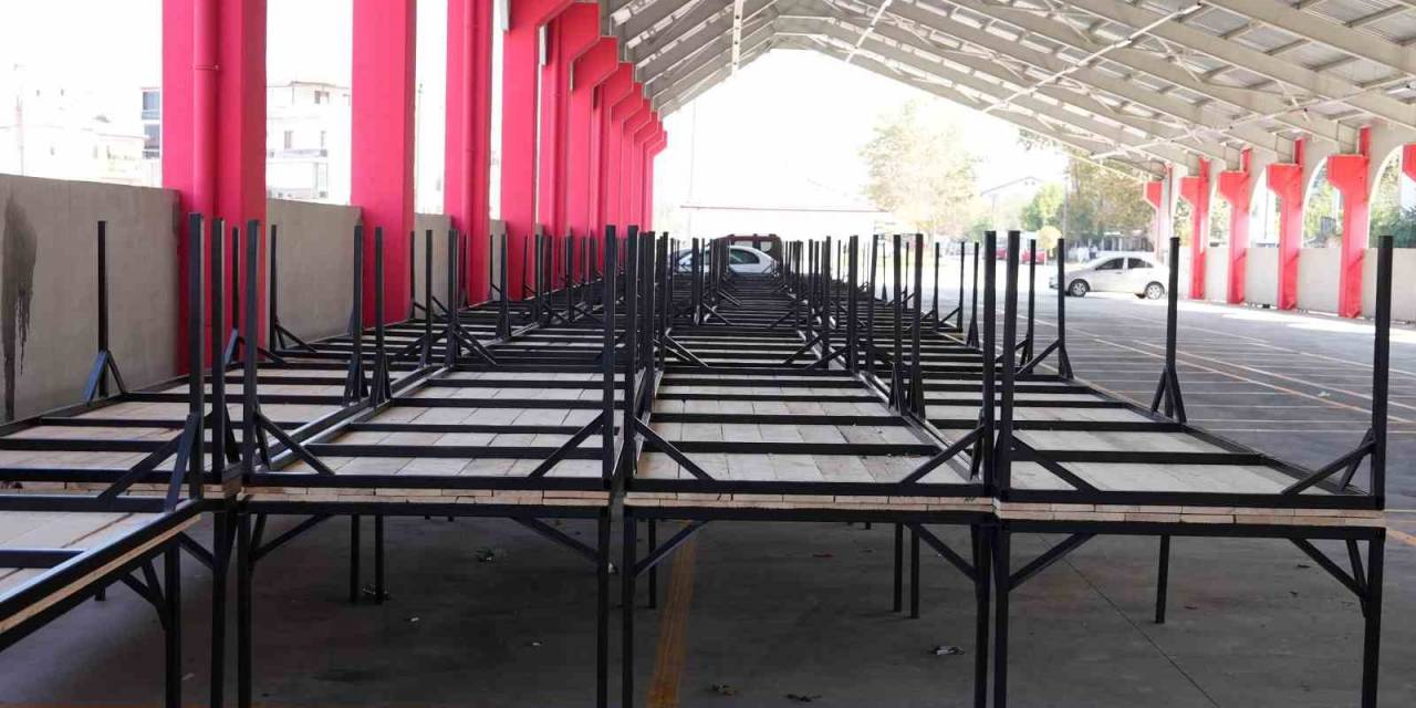 Pazarcıların Tezgahları Düzce Belediyesinden