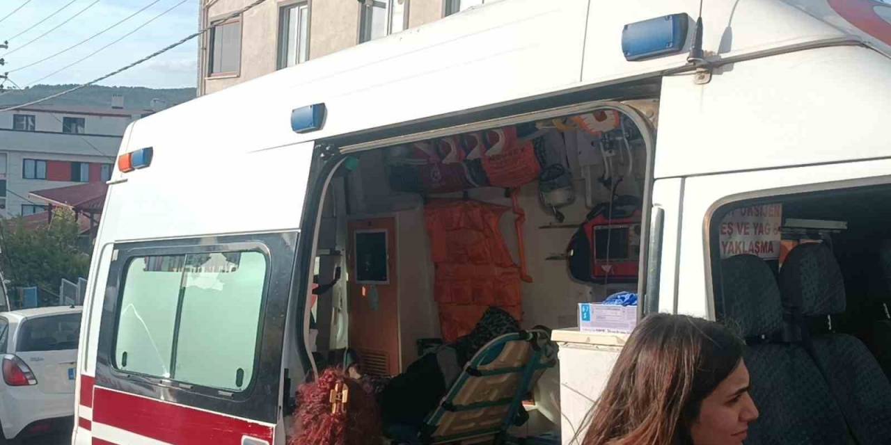 Kışlık Konserve Yaparken Yangın Çıktı, 2 Kişi Dumandan Etkilendi