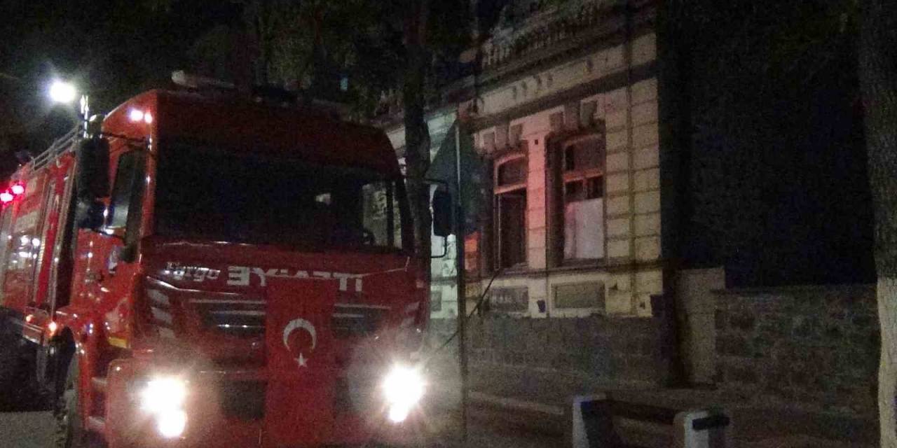 Kars’ta Tarihi Bina Bir Haftada 2 Kez Yandı