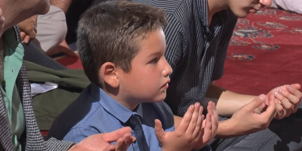 Ankaralılar Mevlid Kandili’nde Camilere Akın Etti