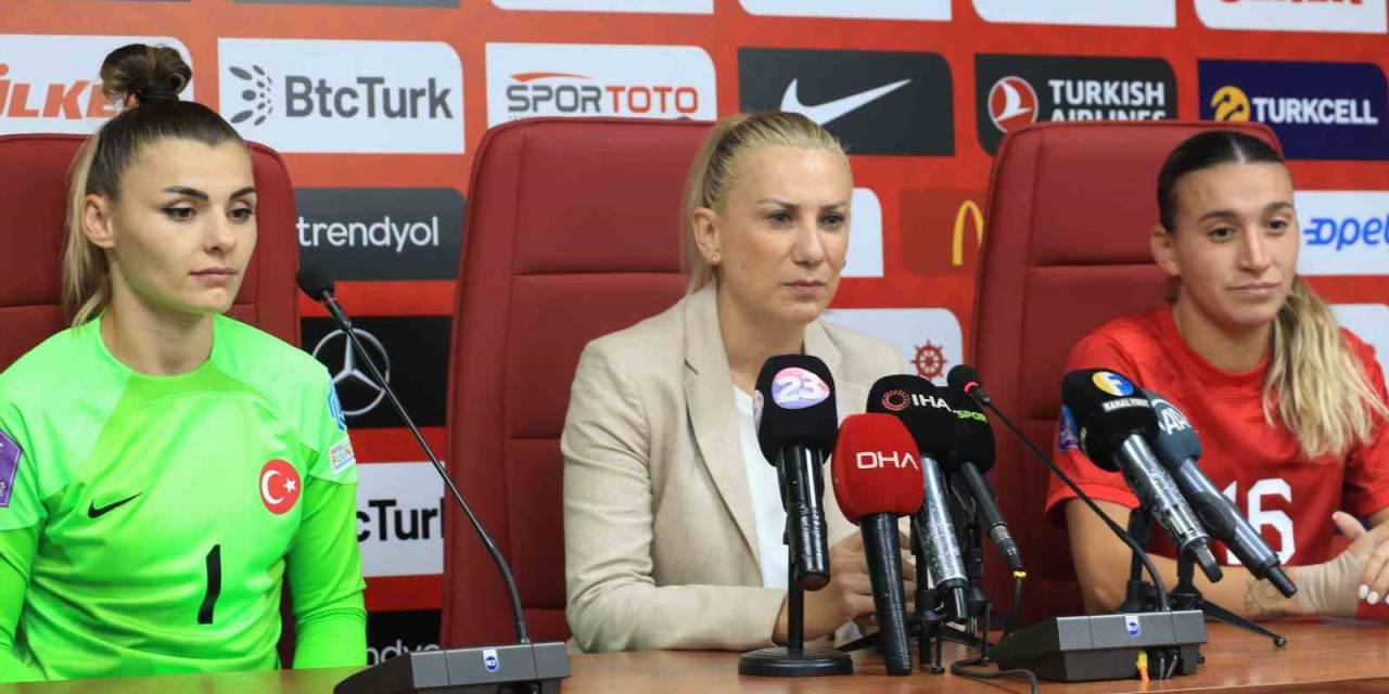 Necla Güngör Kıragası: “Seyirci Rekorunu Elazığ’da Kırdık"