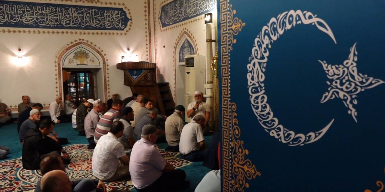 Mevlit Kandili’nde Eller Semaya Açıldı