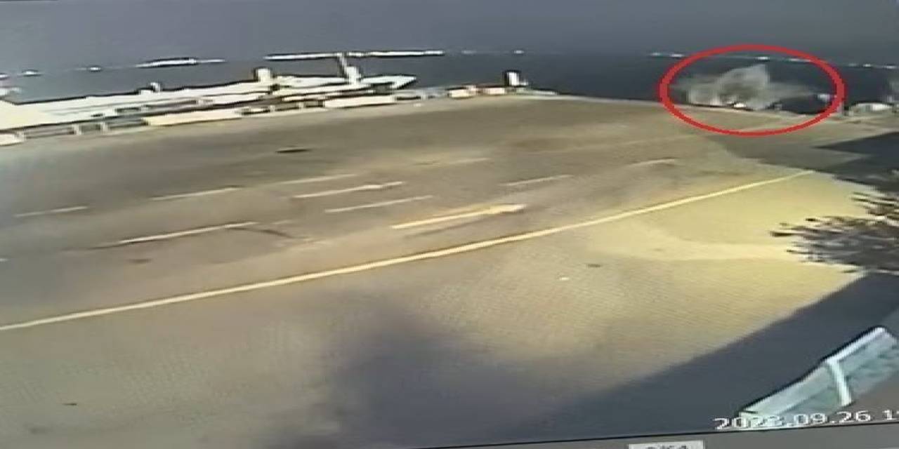 Hafif Ticari Araç İskeleden Denize Uçtu: O Anlar Kamerada