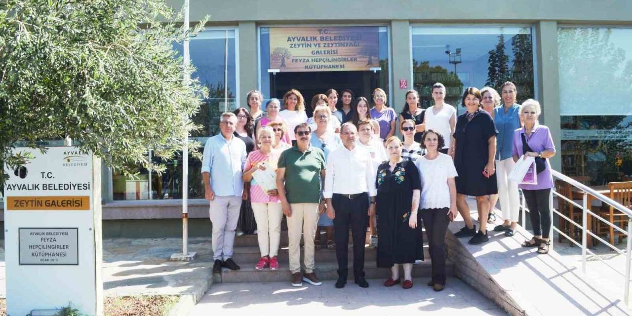 Ayvalık’ta Zeytin Çiftçisi Kadınlara Başarı Belgesi