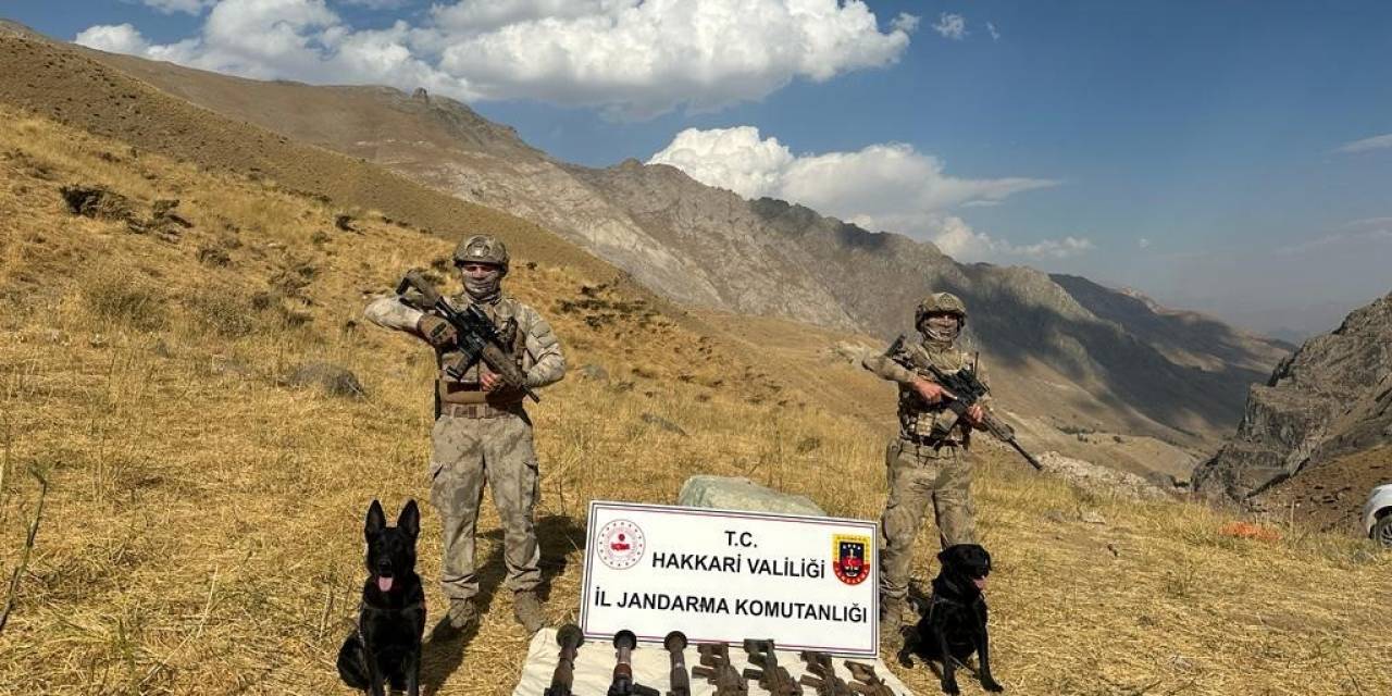 Şemdinli Kırsalında 2 Sığınakta Silah Ve Mühimmat Ele Geçirildi