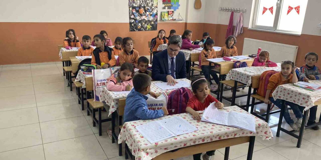 Taşlıçay Kaymakamı Arıkan, İlçe Merkezindeki Okulları Ziyaret Etti