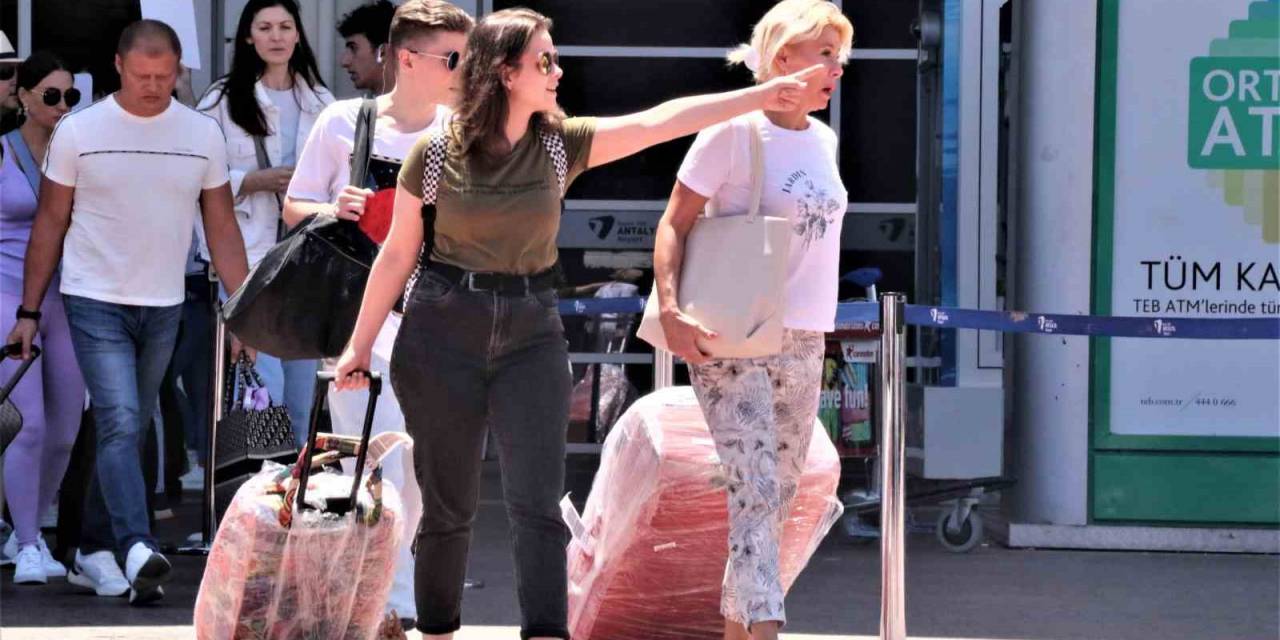 Antalya 8 Ayda 10 Milyonu Aşkın Turist Ağırladı