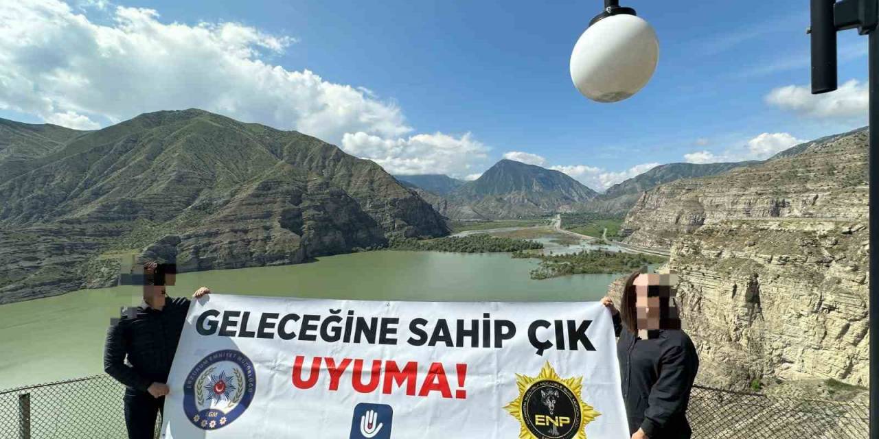 Erzurum Polisinden Gençlere Uyuşturucu Uyarısı