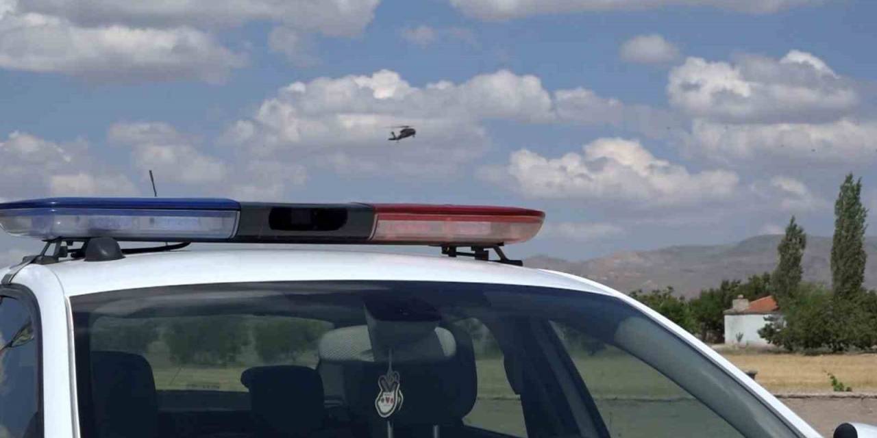 Aksaray’da Jandarma Ekipleri Trafiği Helikopterle Denetliyor