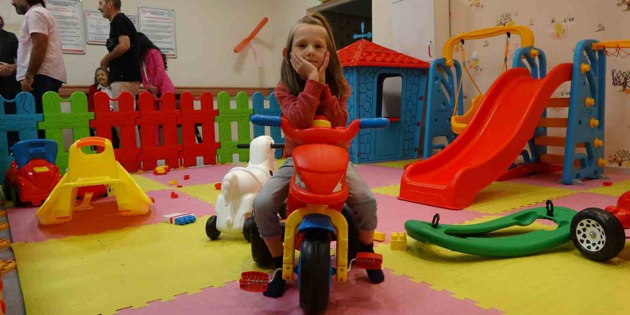 İzmir Depreminde Simgeleşen Umut Adına Sivas’ta Oyun Alanı Açıldı