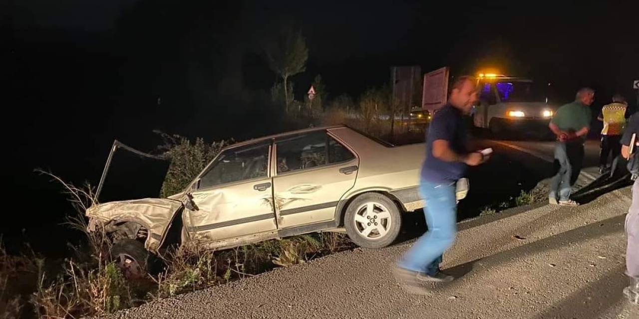 Gediz’de Minibüs İle Otomobil Çarpıştı: 9 Yaralı