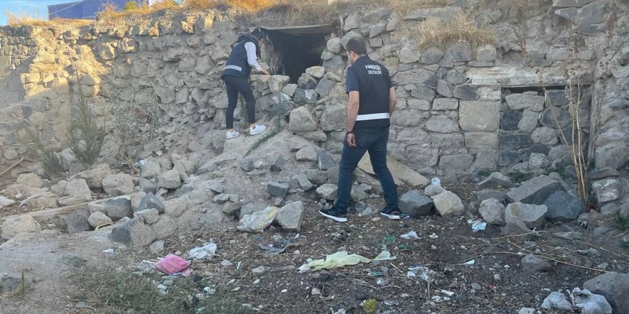 Polis Uyuşturucu Tacirlerine Nefes Aldırmıyor, Metruk Binalara Baskın