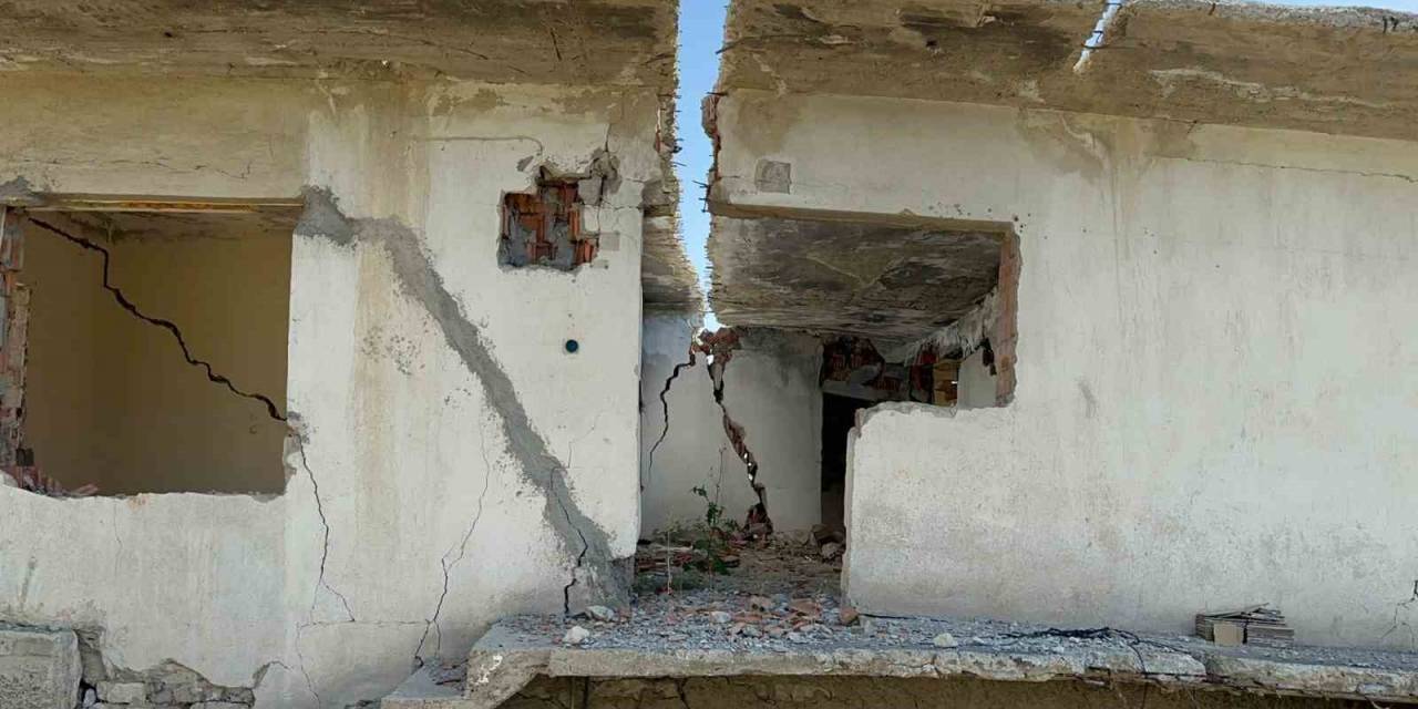 Fay Hattının Üzerine Yapılan Binalar Harabeye Döndü