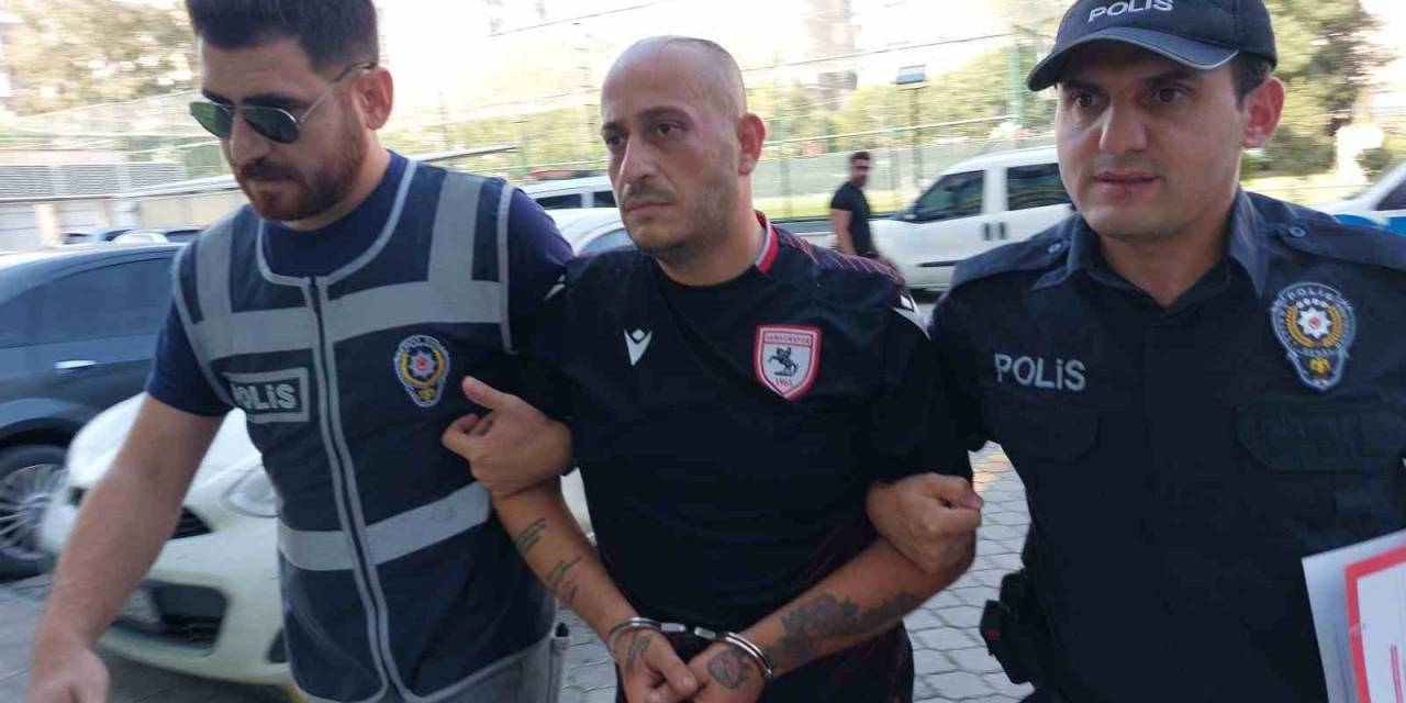 Kırmızı Işıkta Geçip Öğrenci Servisiyle Çarpışan Tır Sürücüsü Adliyeye Sevk Edildi
