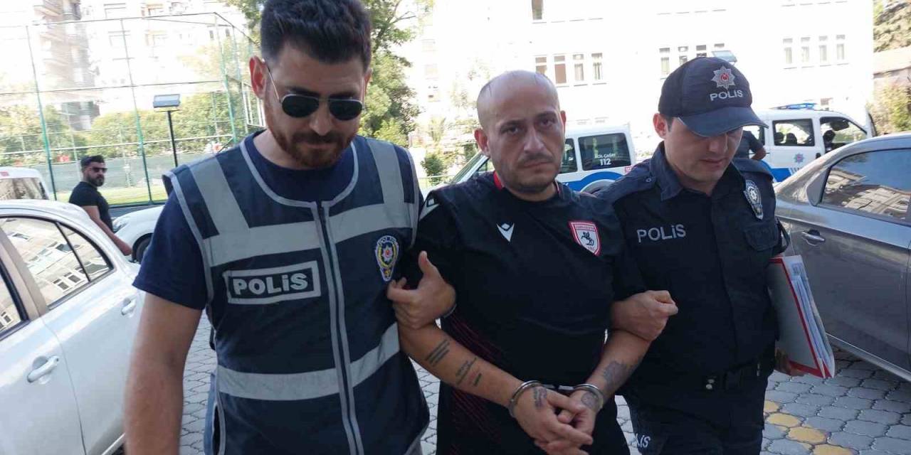 Kırmızı Işıkta Geçip Öğrenci Servisiyle Çarpışan Tır Sürücüsü Tutuklandı