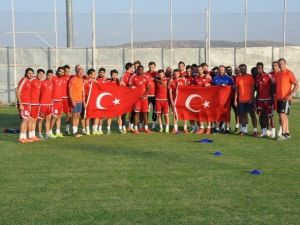Medicana Sivasspor’dan Teröre Bayraklı Protesto