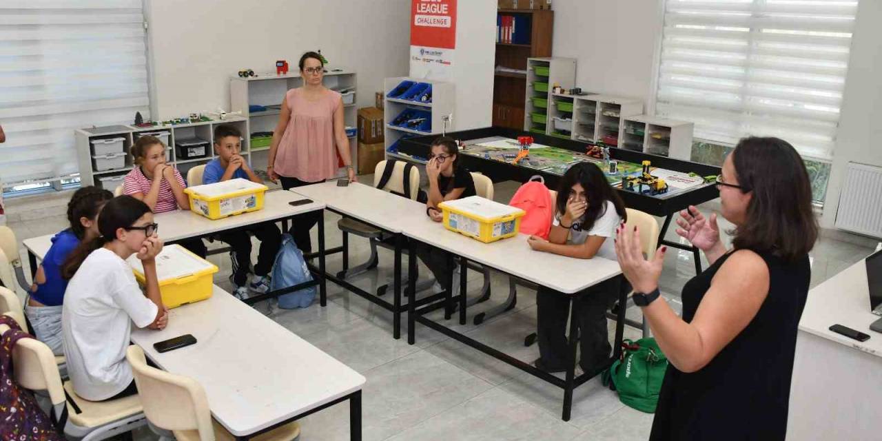 Yabancı Öğrenci Ve Öğretmenler Yenişehir Belediyesi Akademi’yi Gezdi