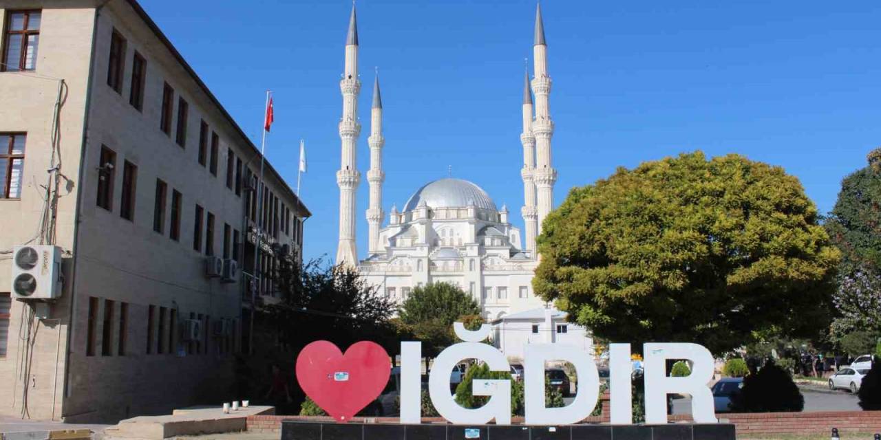 Cumhurbaşkanı Erdoğan’ın Zengezur Koridoru Mesajı Iğdır’da Büyük Heyecan Sebep Oldu