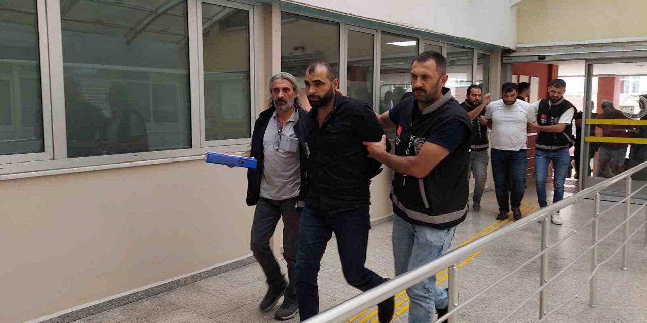 Silah, Çekiç Ve Sopayla Dövülerek Öldürülmüştü: 11 Şüpheli Adliyeye Sevk Edildi