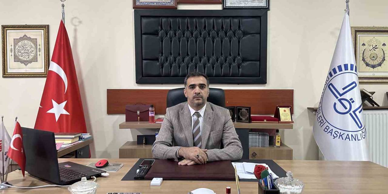 Yüksekova’nın  Müftüsü Mahmut Sevük Göreve Başladı