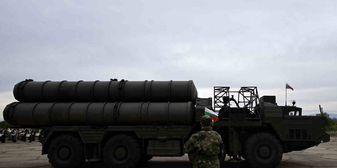 Bulgaristan, Defolu S-300 Füzelerini Ukrayna’ya Gönderme Kararı Aldı