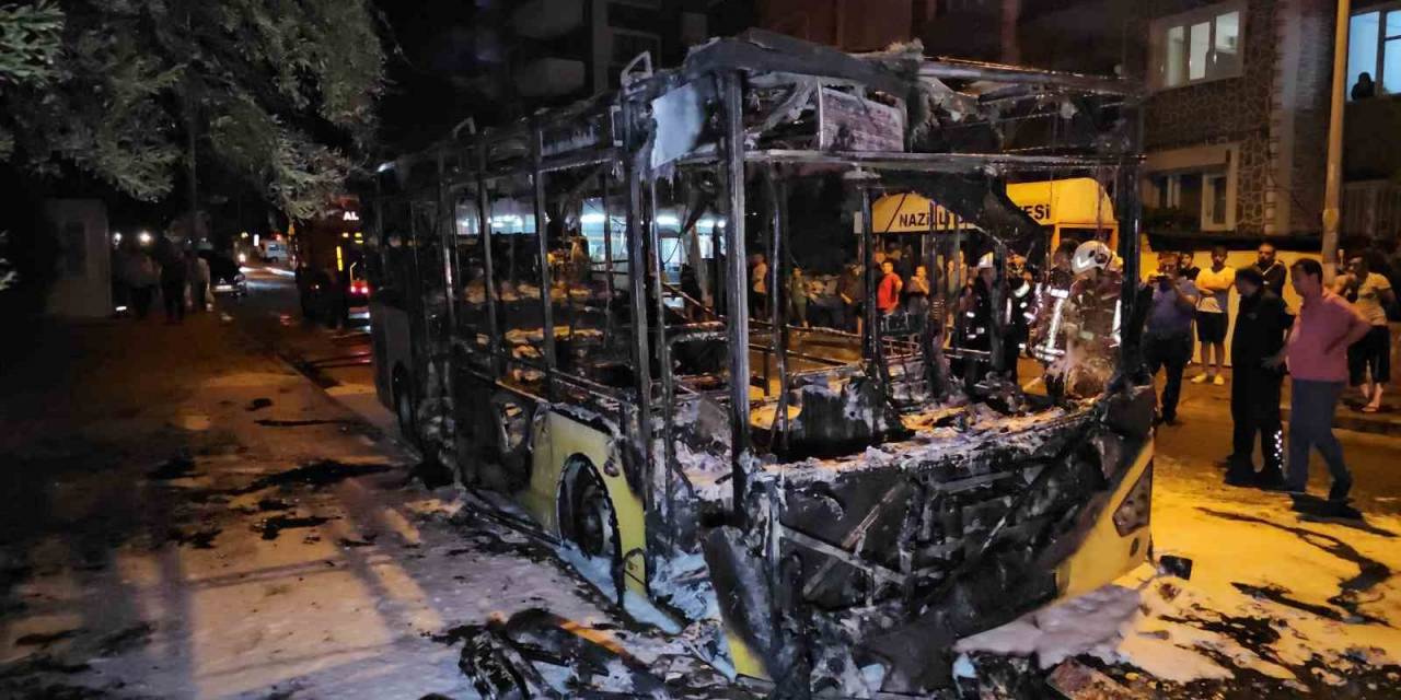 Alevlere Teslim Olan Otobüs Küle Döndü