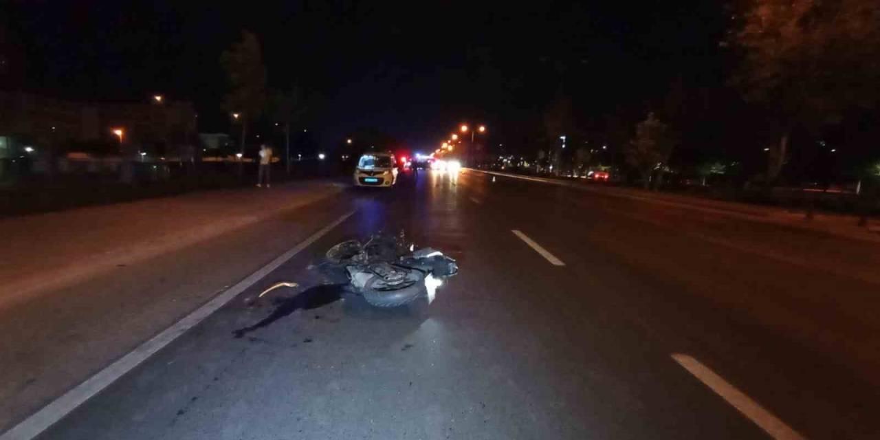 Motosiklet Beton Mikserine Arkadan Çarptı: 1 Ölü, 1 Yaralı