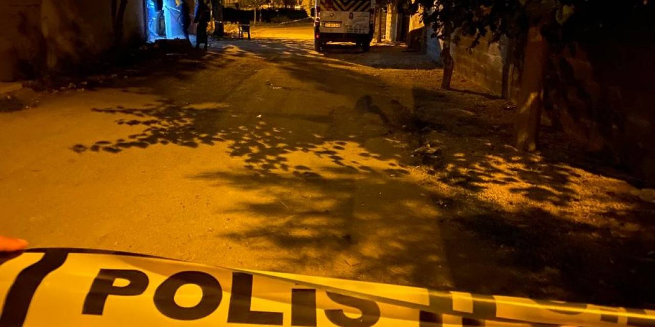 Nişanlısının Babasıyla Kavga Edip Çatıştı, Başından Ve Karnından Vurulup Öldü