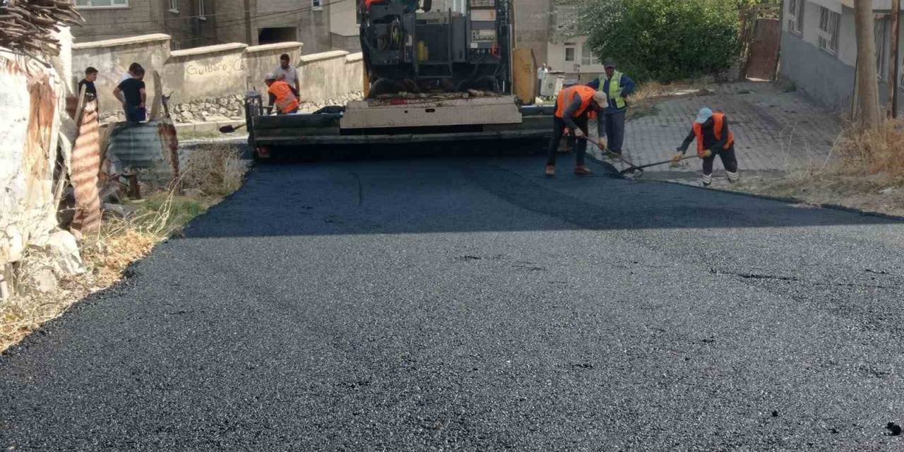 Hakkari’de 4 Semt İlk Defa Asfalta Kavuştu