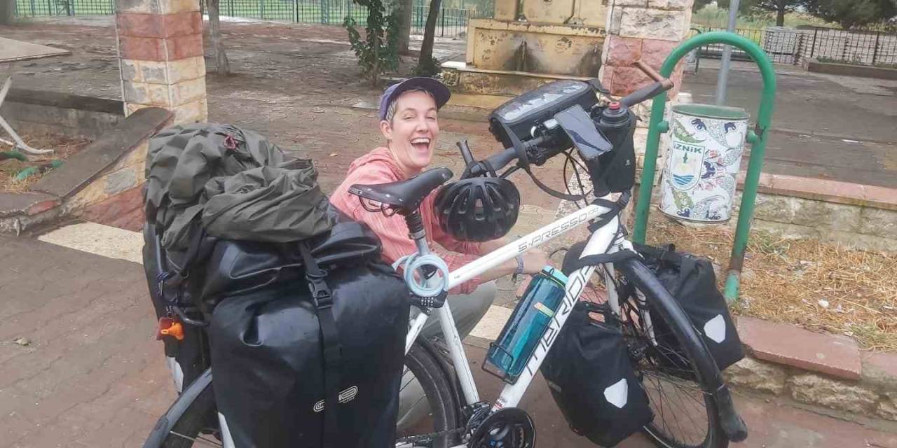 Hollandalı Hemşire Bisikletiyle Dünya Turunda